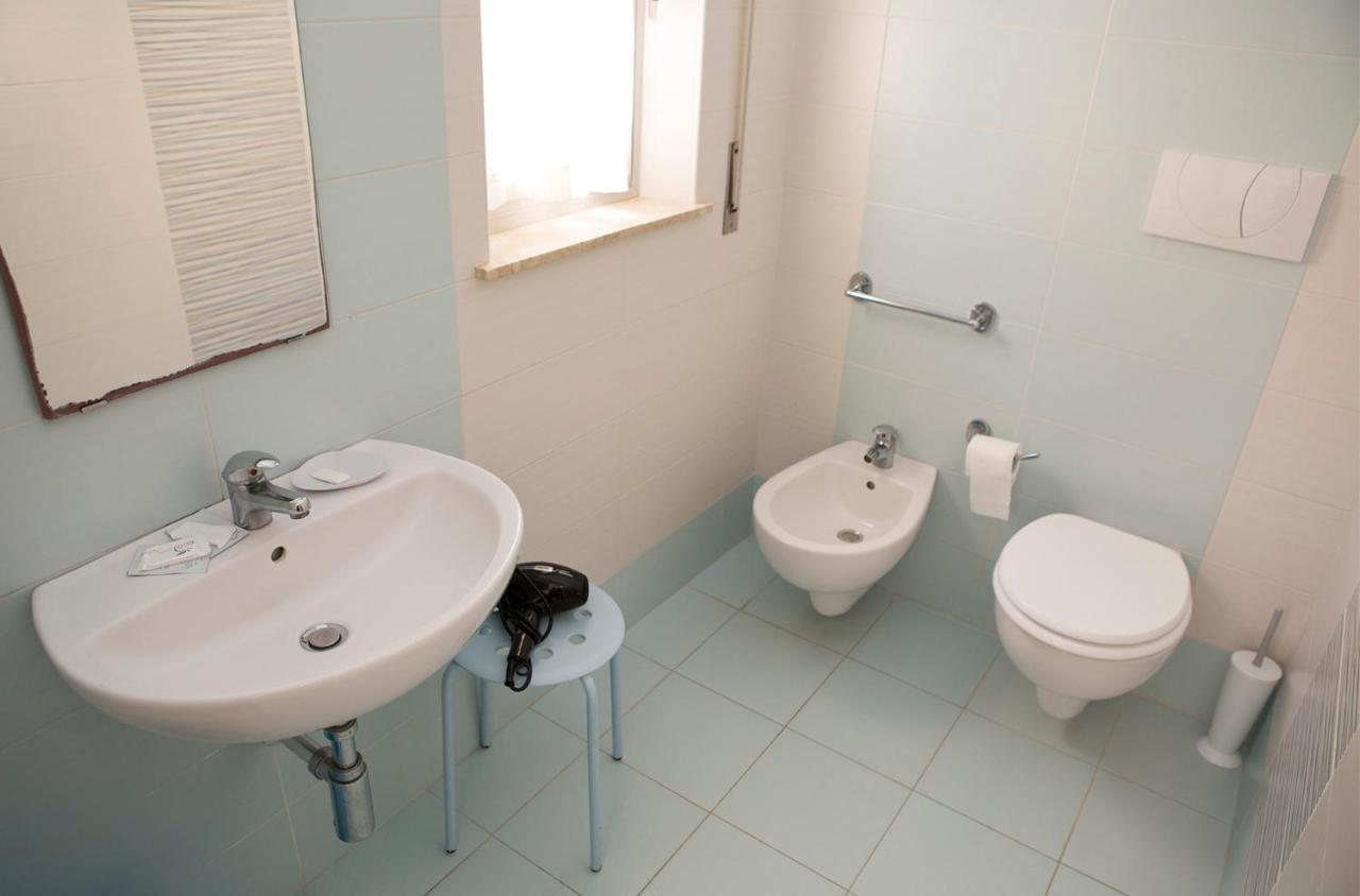 B&B Piazza Vittorio Trapani Eksteriør billede